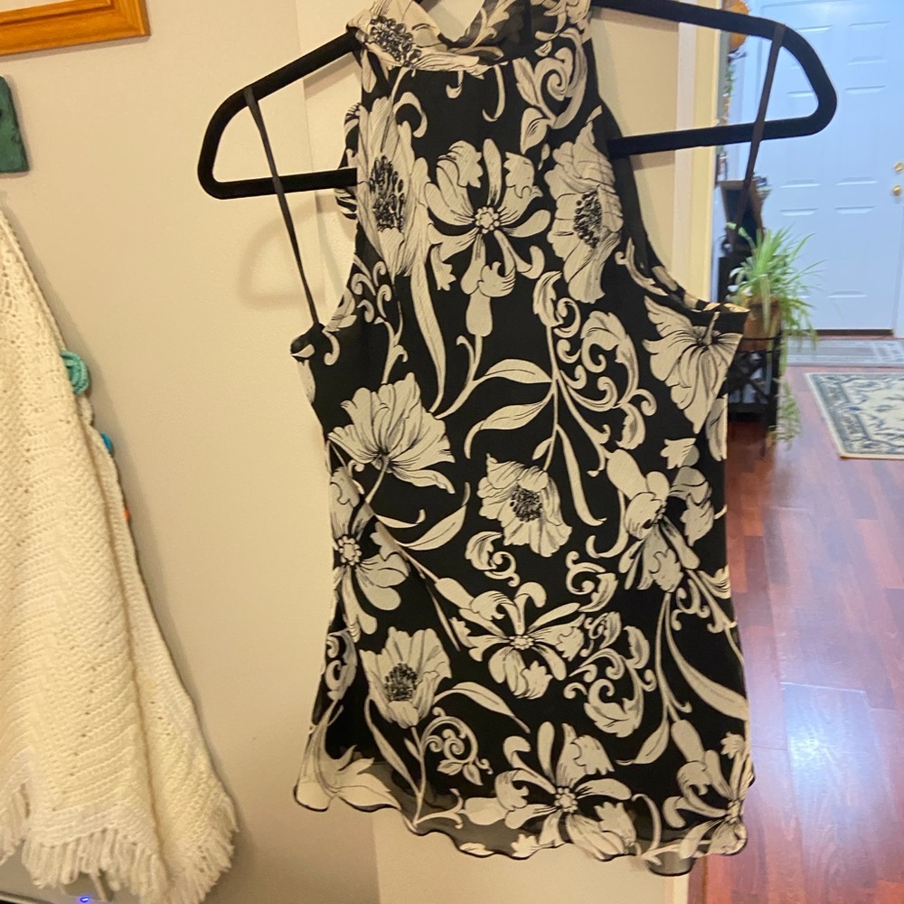 White House Black Market Monochrome Floral Blouse